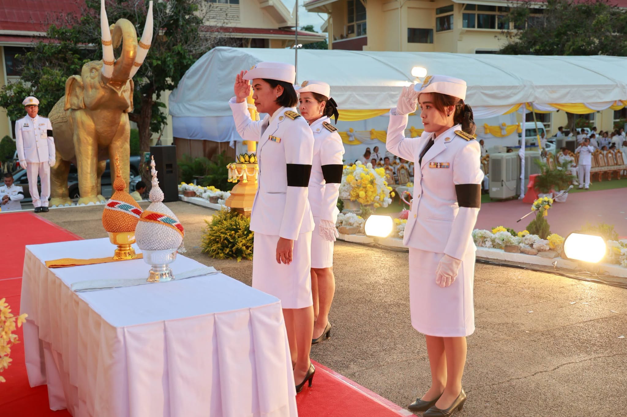 title - ปฏิรูปที่ดินจังหวัดเพชรบุรี มอบหมายให้ นางสาวขวัญใจ เพชรสวน นักวิชาการปฏิรูปที่ดินชำนาญการ พร้อมด้วย เจ้าหน้าที่ ส.ป.ก.เพชรบุรี ร่วมกิจกรรมเฉลิมพระเกียรติพระบาทสมเด็จพระเจ้าอยู่หัว เนื่องในโอกาสวันเฉลิมพระชนมพรรษา 28 กรกฎาคม 2569